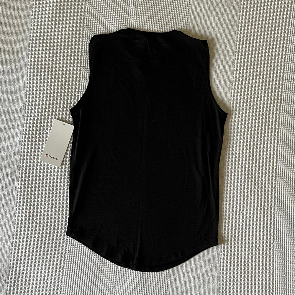 NWT - Lululemon - ‘Brunswick Muscle Tank *Sheer Stripe’ - Black - Size 4 - Picture 2 of 9